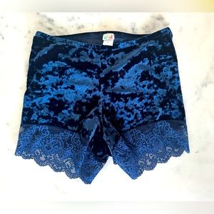 Crushed velvet spandex biker shorts - Small
